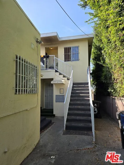 754 E 84th Place #4
