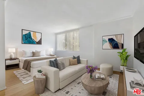 525 S Ardmore Avenue #257