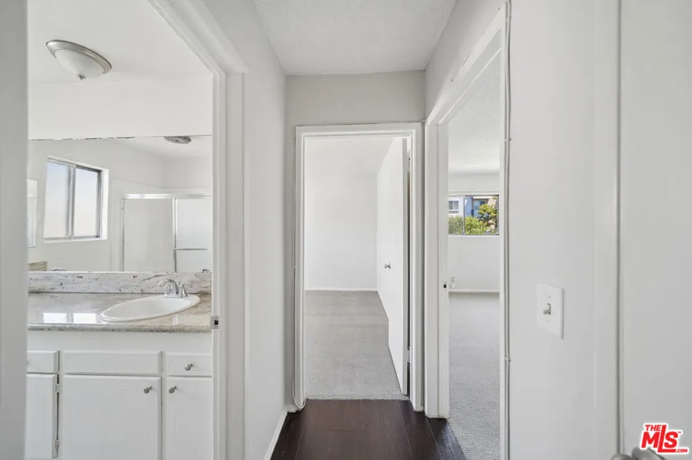 105 S Orlando Avenue #201 Los Angeles, CA 90048