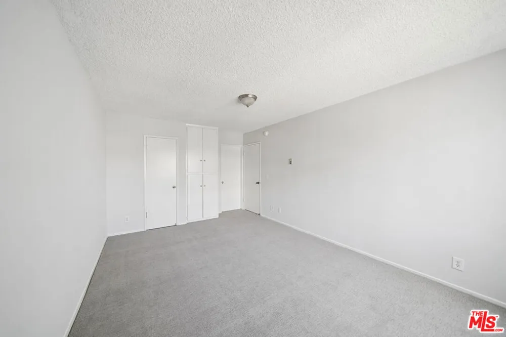 105 S Orlando Avenue #201 Los Angeles, CA 90048