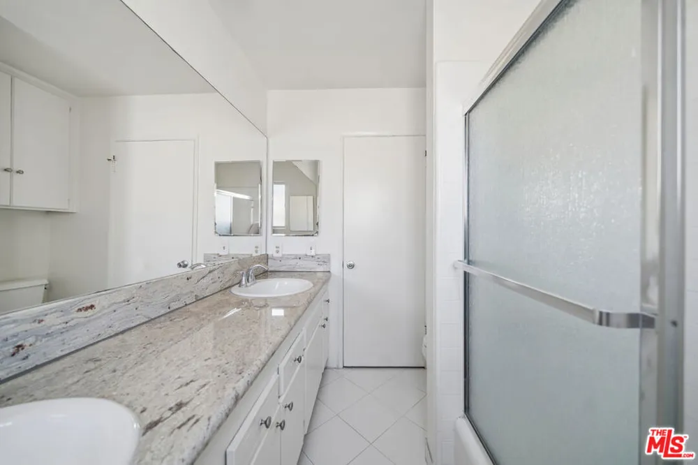 105 S Orlando Avenue #201 Los Angeles, CA 90048