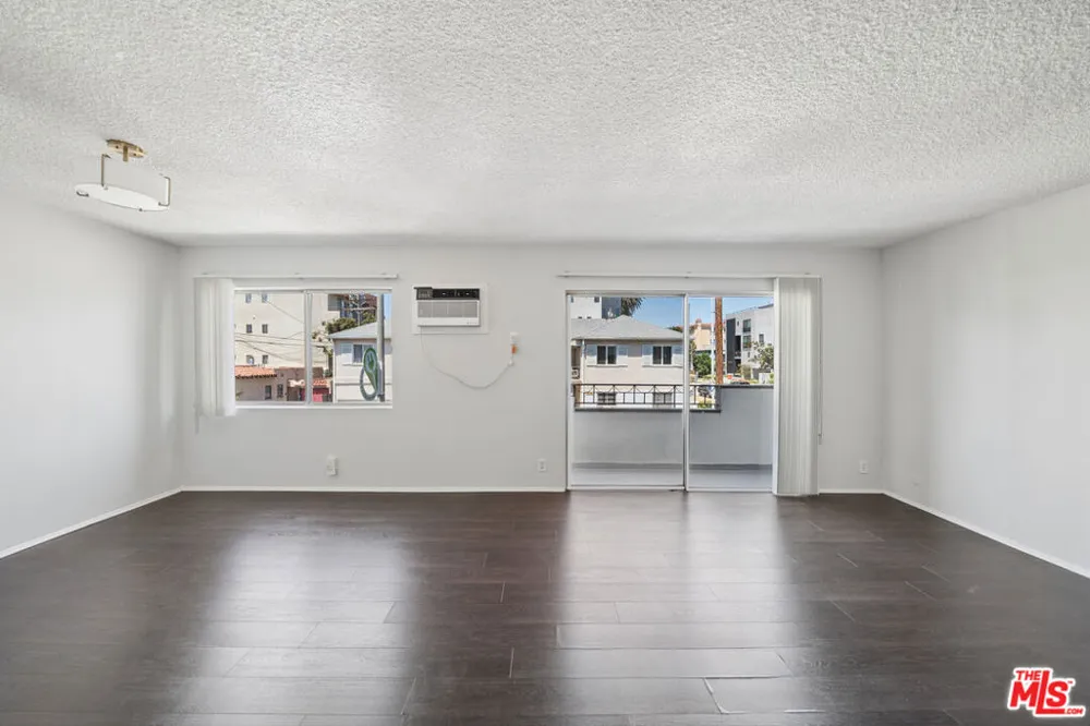 105 S Orlando Avenue #201 Los Angeles, CA 90048