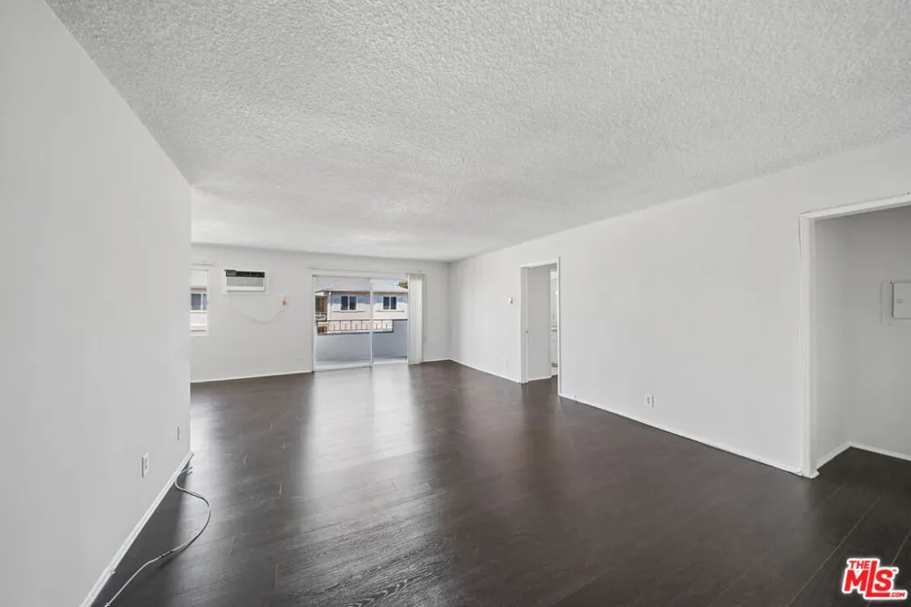 105 S Orlando Avenue #201 Los Angeles, CA 90048
