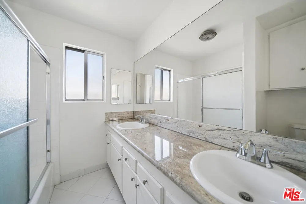 105 S Orlando Avenue #201 Los Angeles, CA 90048