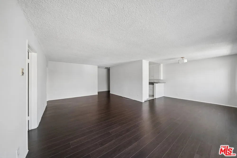 105 S Orlando Avenue #201 Los Angeles, CA 90048