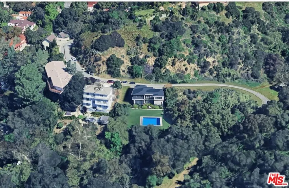 2897 Greenwich Road Glendale, CA 91214