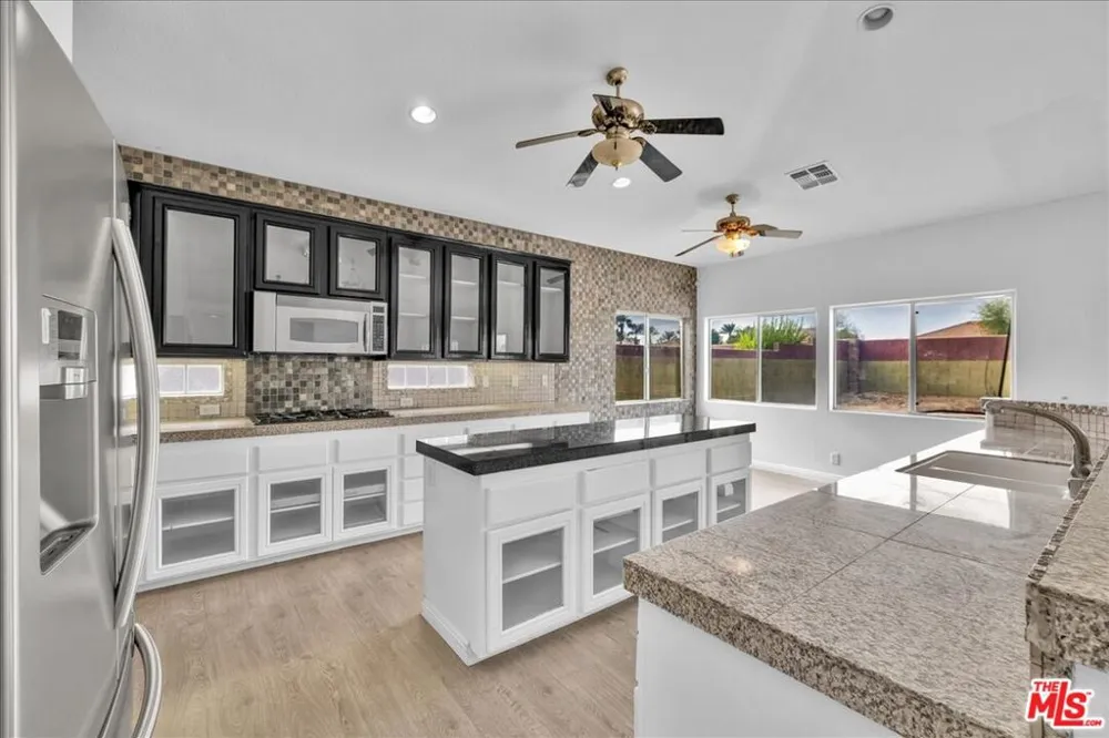 80442 Jasper Park Avenue Indio, CA 92201