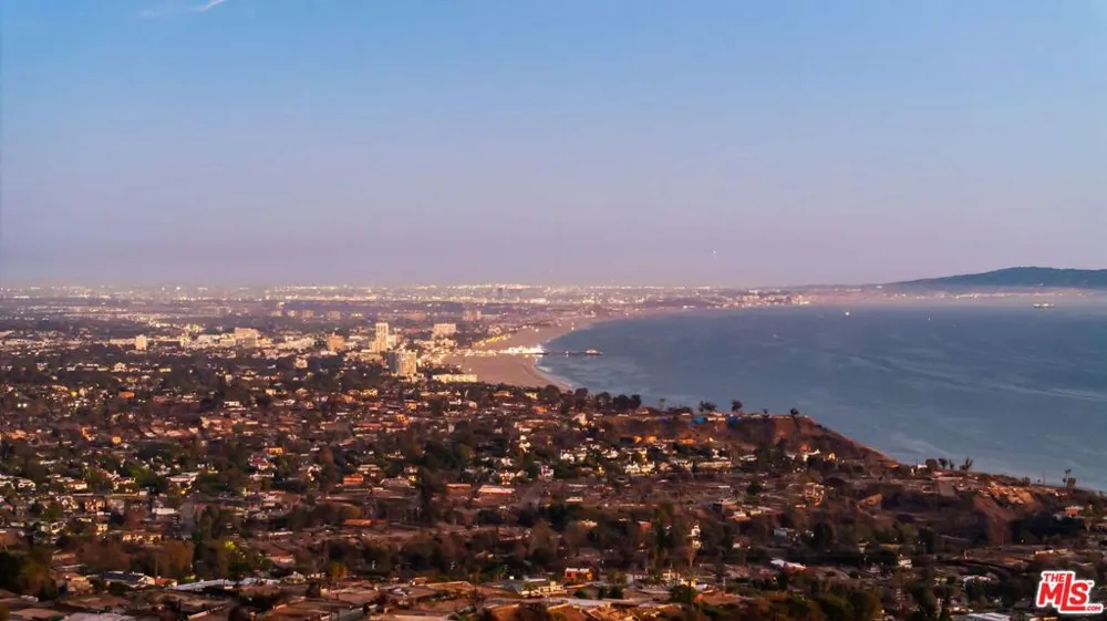 1058 Vista Grande Drive Pacific Palisades, CA 90272