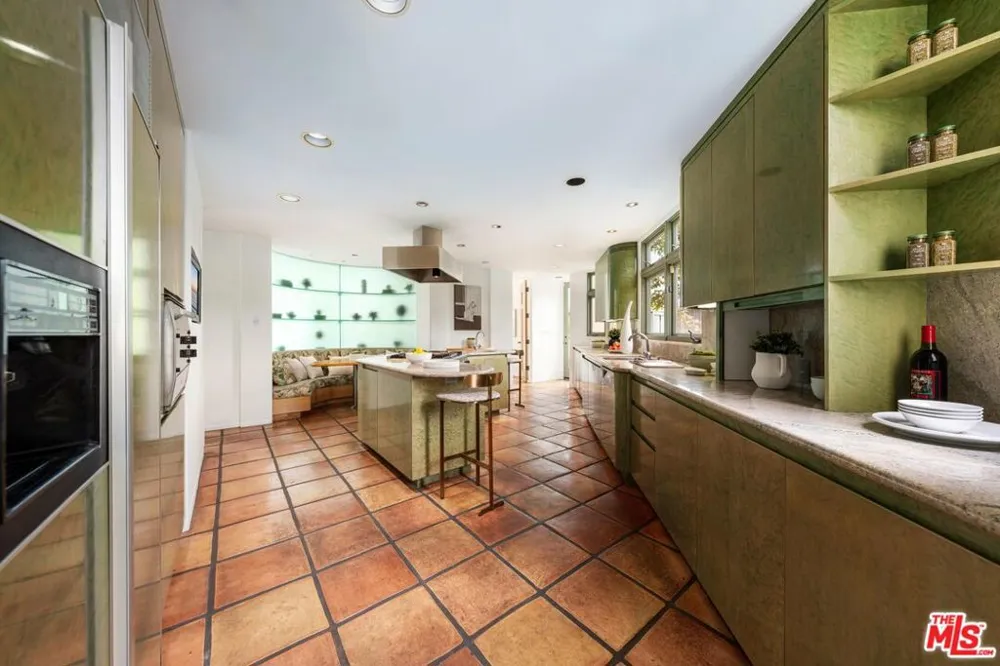 1058 Vista Grande Drive Pacific Palisades, CA 90272