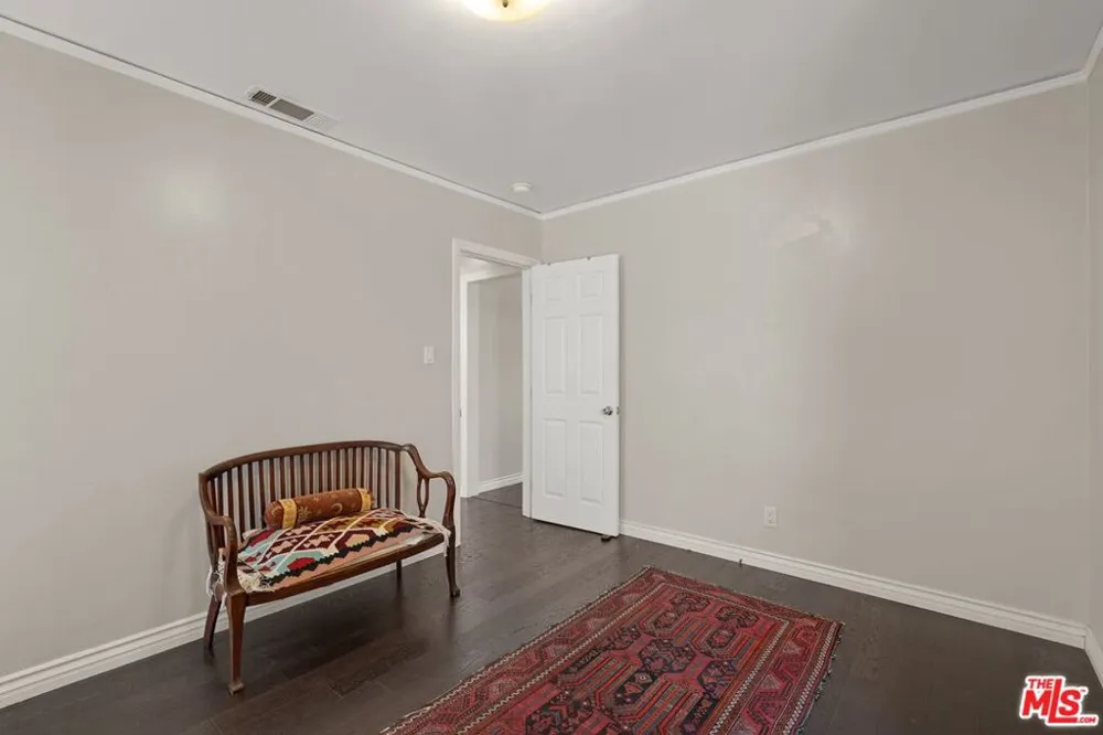 1978 S Holt Avenue Los Angeles, CA 90034