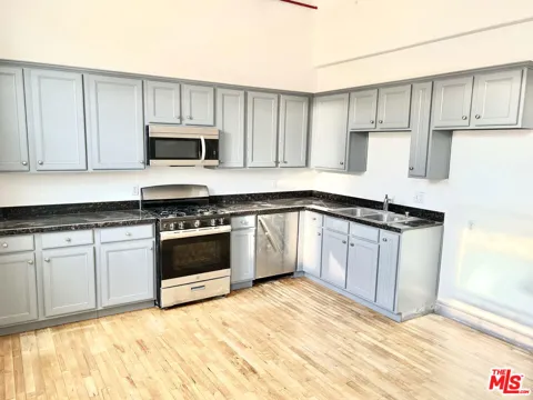 726 S Santa Fe Avenue #203