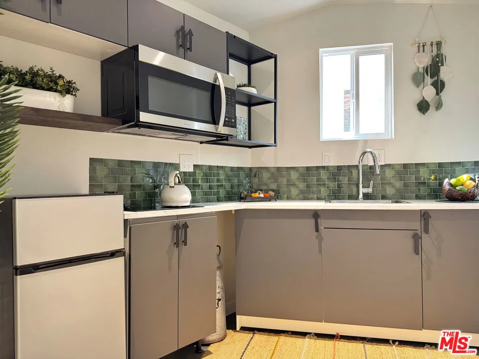 636 Curson Avenue Los Angeles, CA 90036