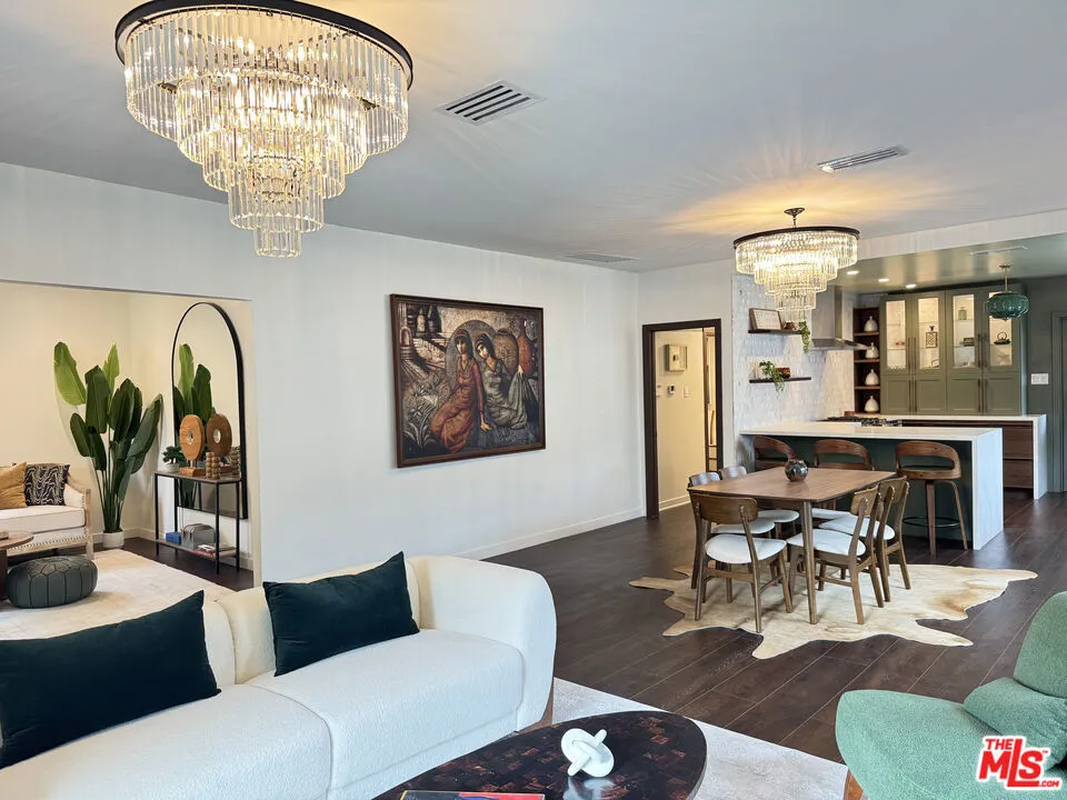 636 Curson Avenue Los Angeles, CA 90036