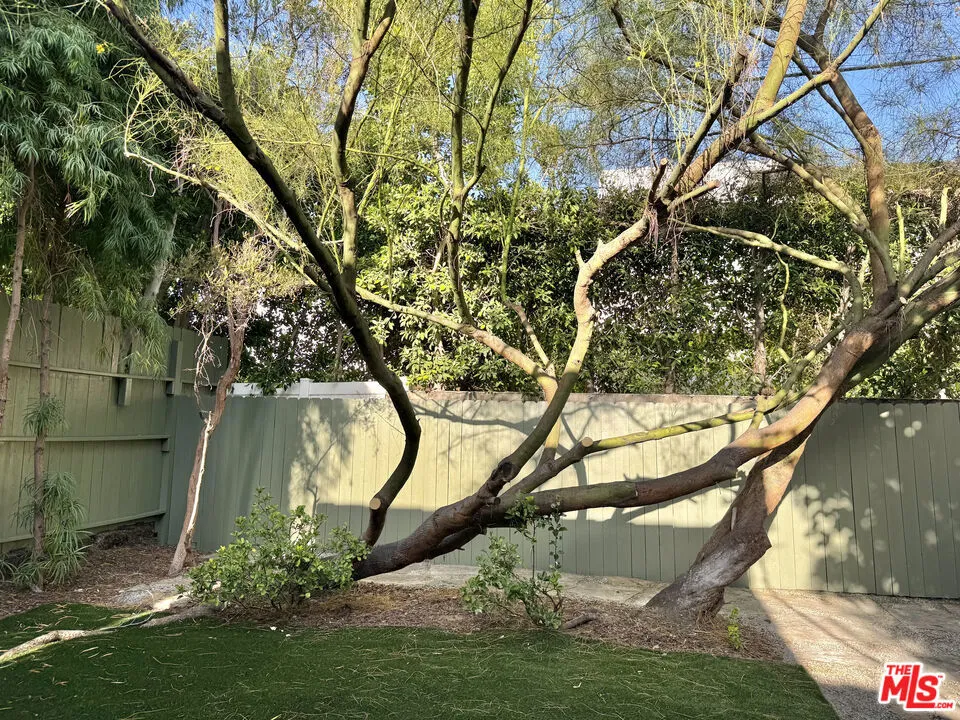 636 Curson Avenue Los Angeles, CA 90036