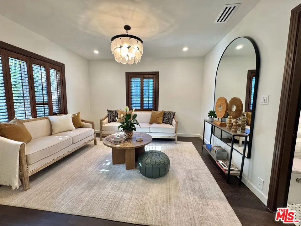 636 Curson Avenue Los Angeles, CA 90036