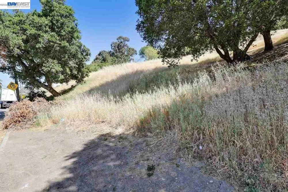 Outlook Ave Oakland, CA 94608