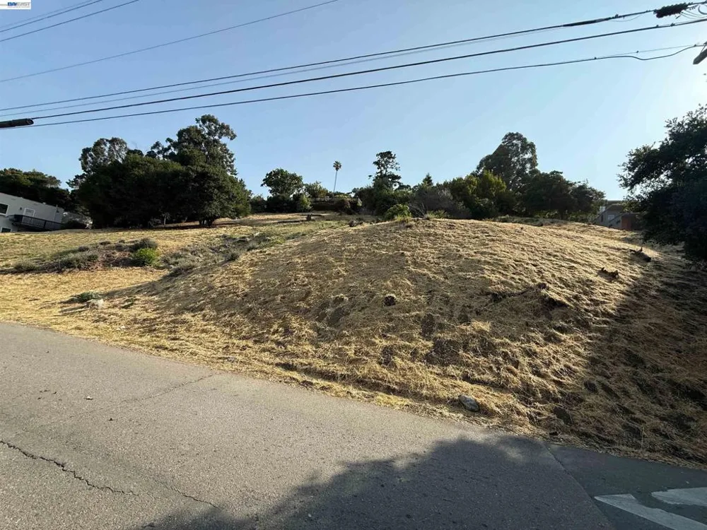 Outlook Ave Oakland, CA 94608