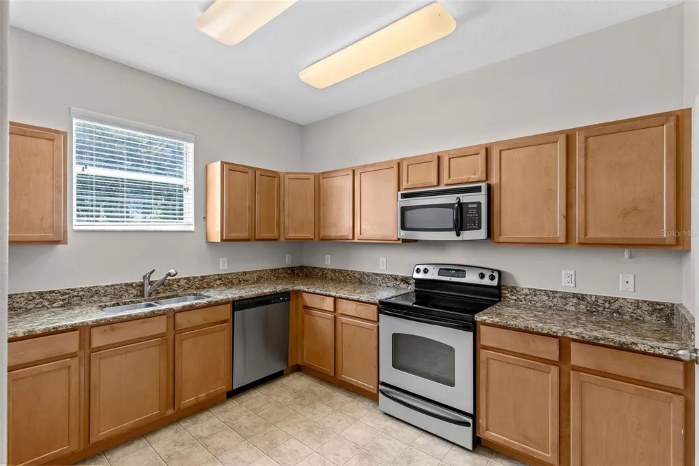 1327 PRIORY CIRCLE #1327 Winter Garden, FL 34787