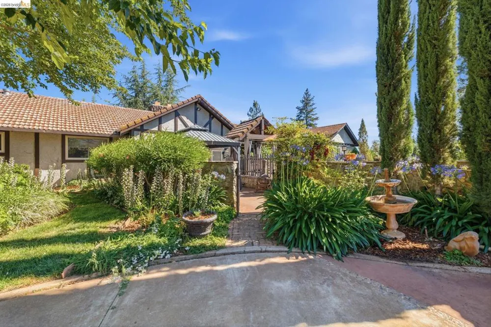 22890 MOUNT HOLLY LN Columbia, CA 95310