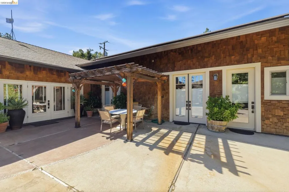22890 MOUNT HOLLY LN Columbia, CA 95310