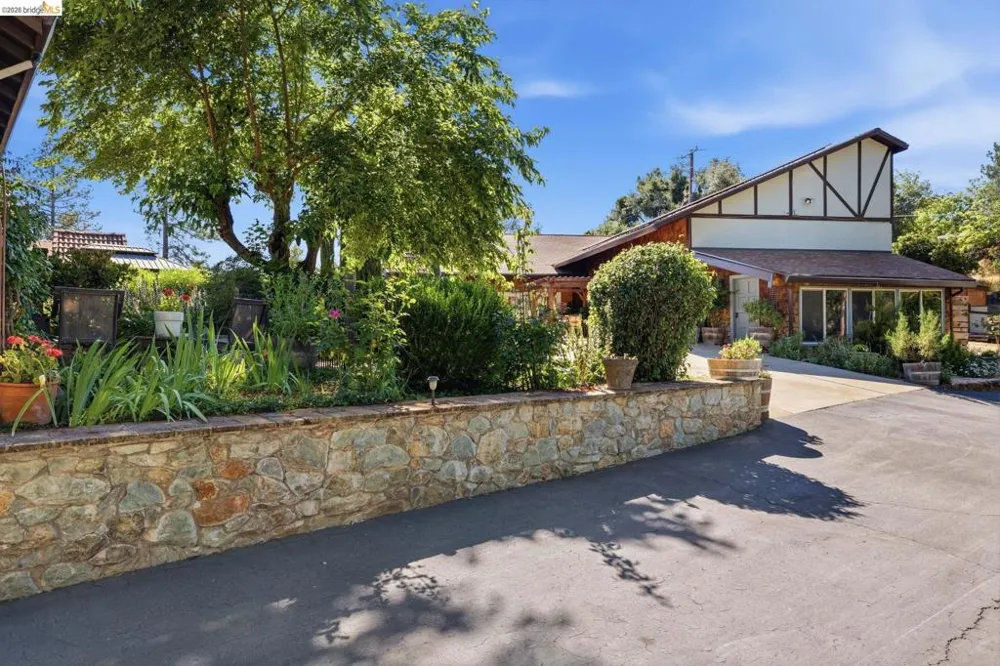 22890 MOUNT HOLLY LN Columbia, CA 95310