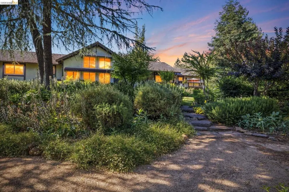 22890 MOUNT HOLLY LN Columbia, CA 95310