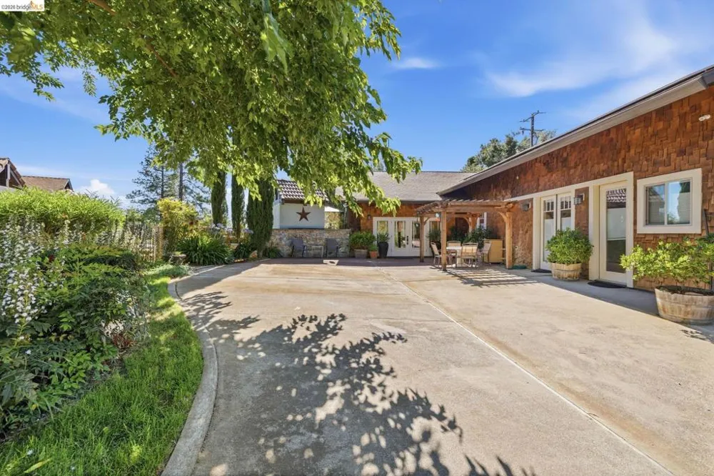 22890 MOUNT HOLLY LN Columbia, CA 95310