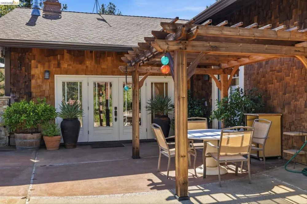 22890 MOUNT HOLLY LN Columbia, CA 95310
