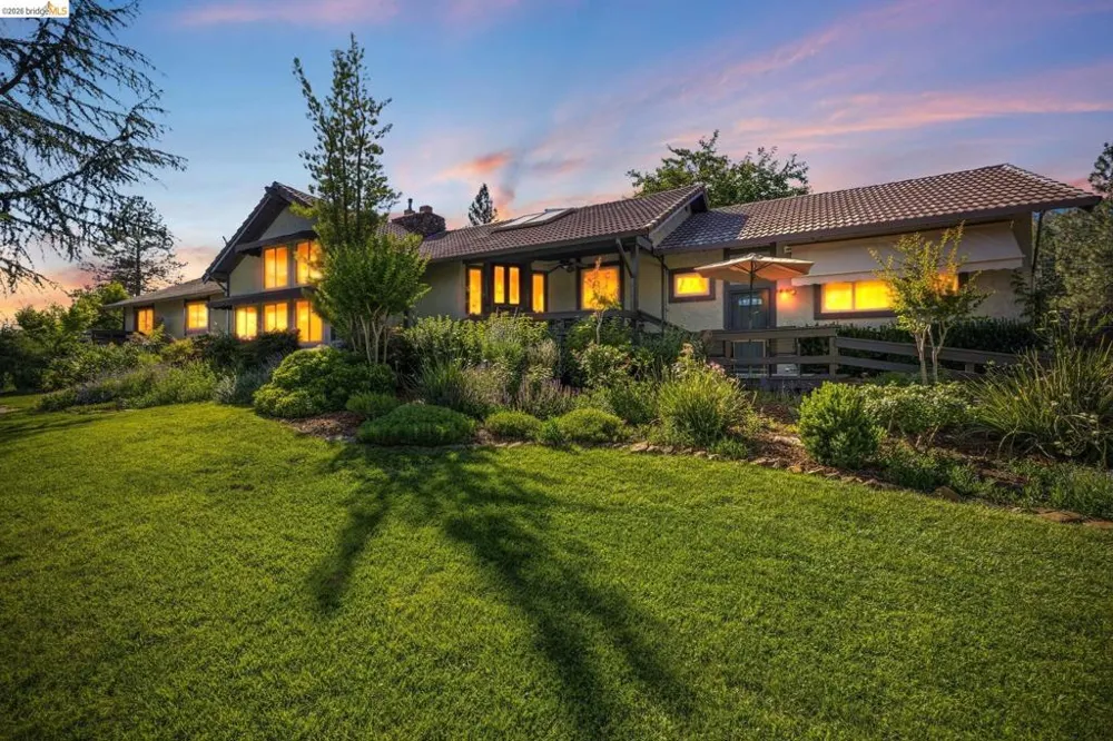 22890 MOUNT HOLLY LN Columbia, CA 95310