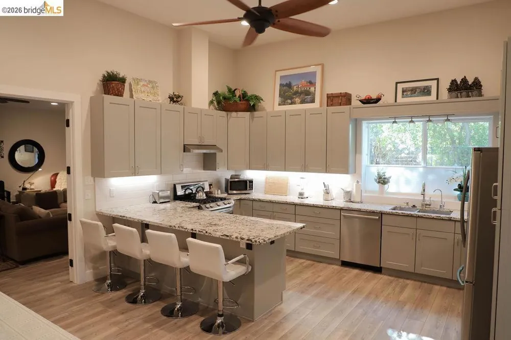 22890 MOUNT HOLLY LN Columbia, CA 95310