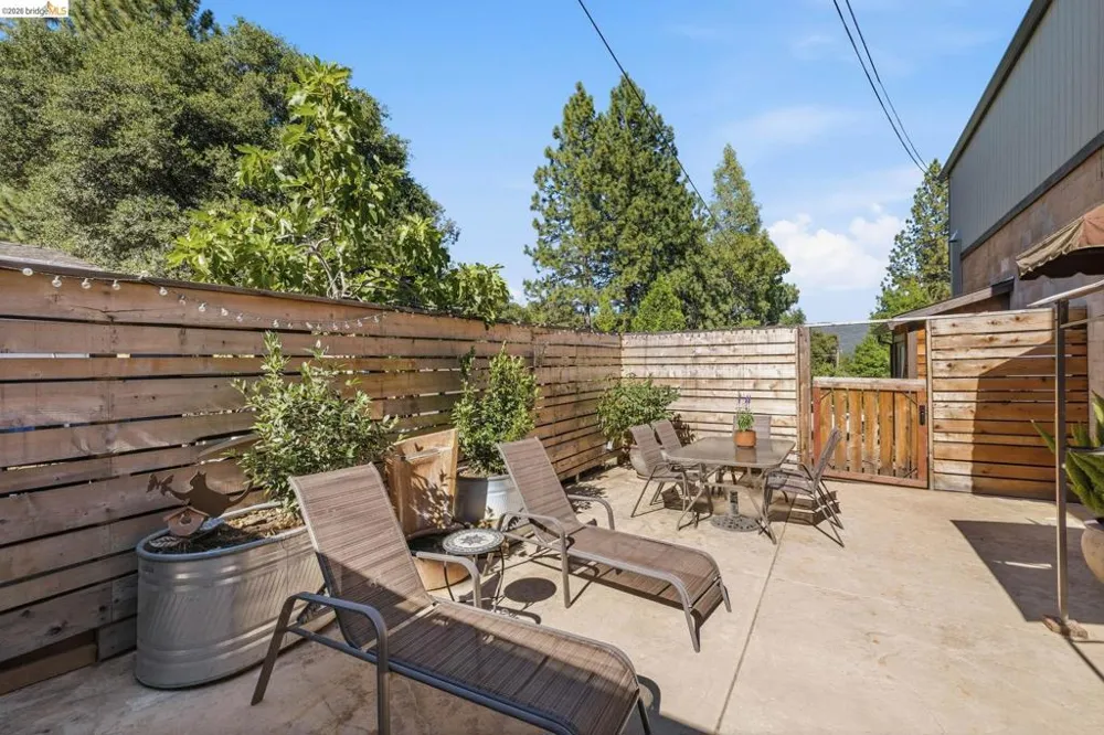 22890 MOUNT HOLLY LN Columbia, CA 95310