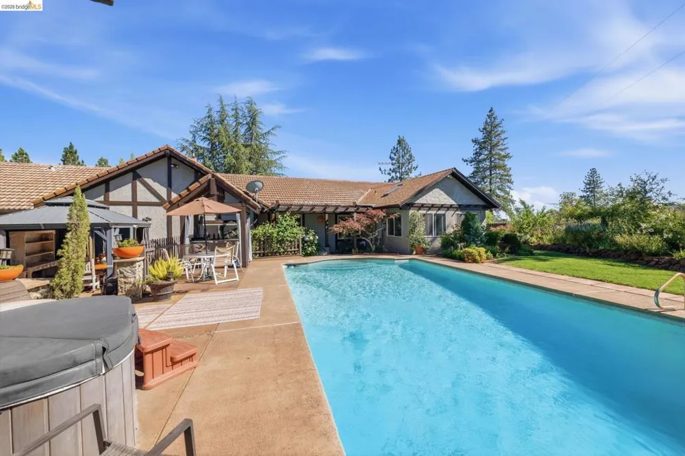 22890 MOUNT HOLLY LN Columbia, CA 95310