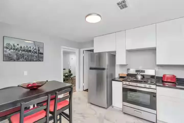 2107 Wakefield Drive Houston, TX 77018