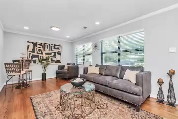2107 Wakefield Drive Houston, TX 77018