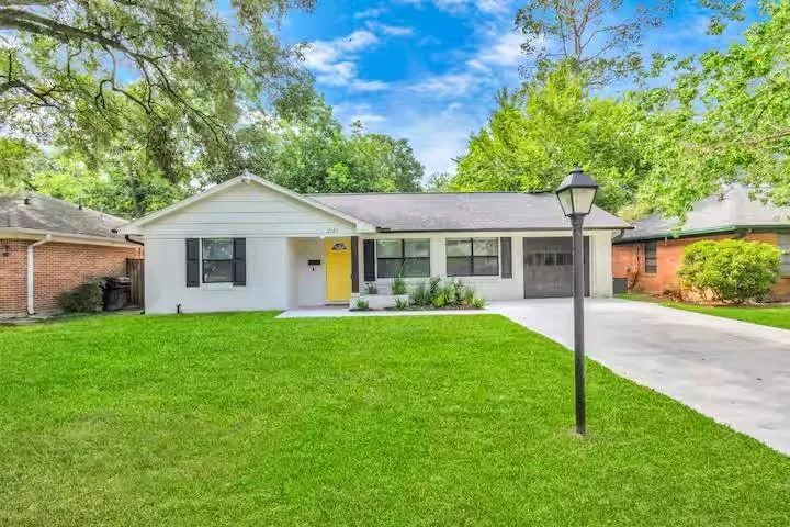 2107 Wakefield Drive Houston, TX 77018