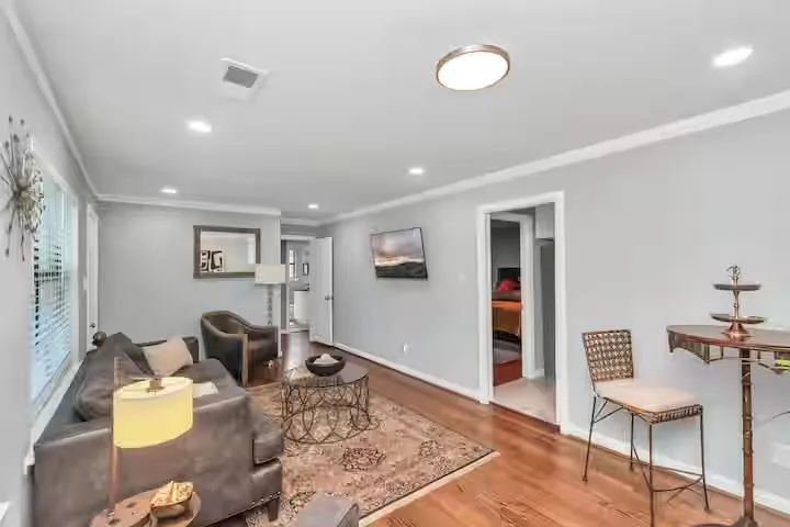 2107 Wakefield Drive Houston, TX 77018