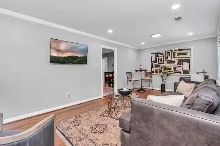 2107 Wakefield Drive Houston, TX 77018