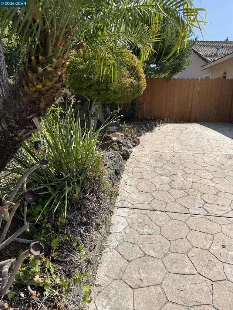1220 Fascination Cir Richmond, CA 94803
