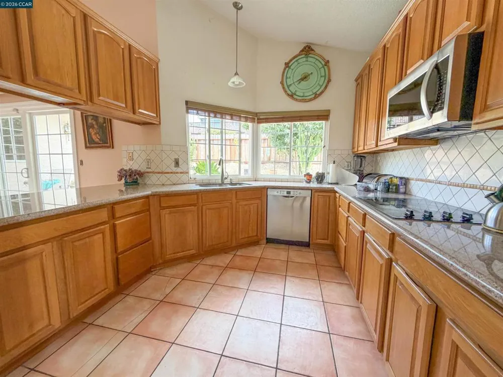 1220 Fascination Cir Richmond, CA 94803