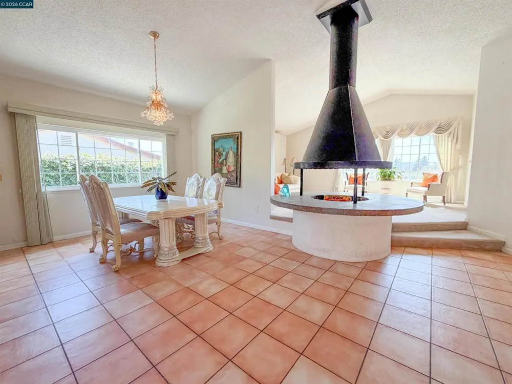 1220 Fascination Cir Richmond, CA 94803