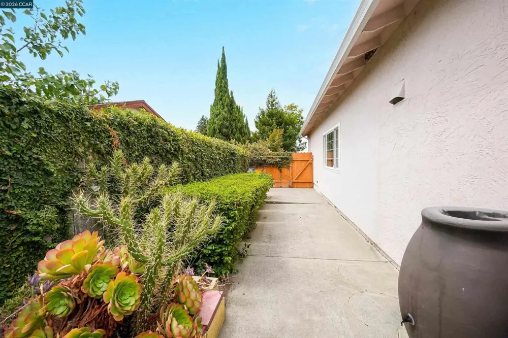 1220 Fascination Cir Richmond, CA 94803