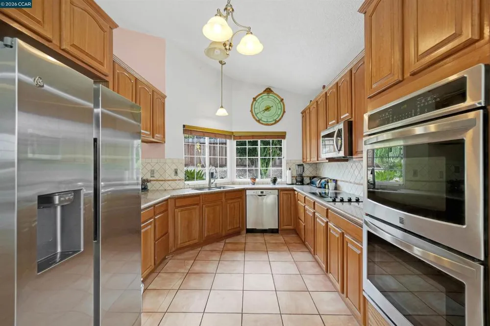 1220 Fascination Cir Richmond, CA 94803