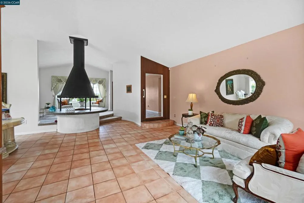 1220 Fascination Cir Richmond, CA 94803