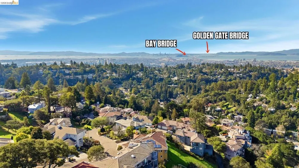 6070 Mazuela Dr Oakland, CA 94611