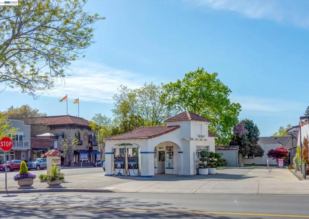 3868 Stanley Blvd Pleasanton, CA 94566