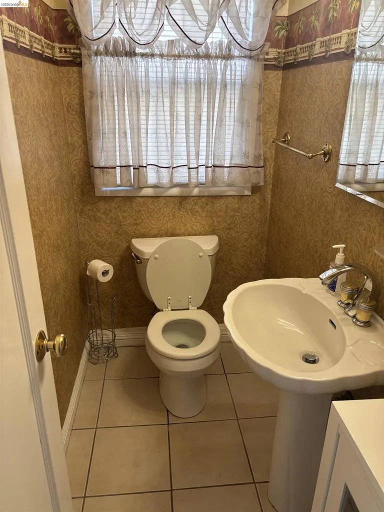 444 28TH  ST Richmond, CA 94804