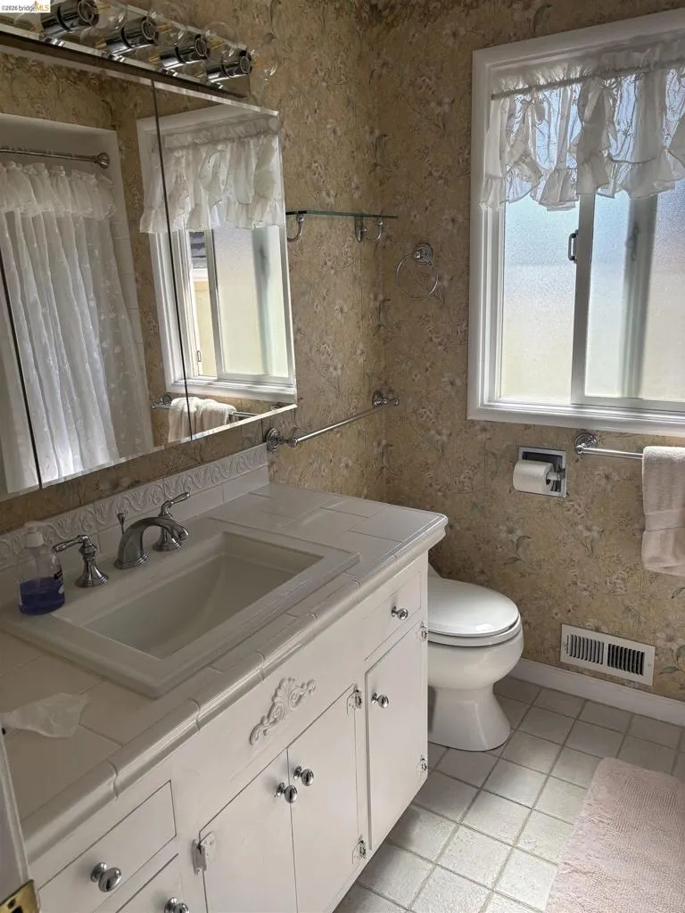 444 28TH  ST Richmond, CA 94804