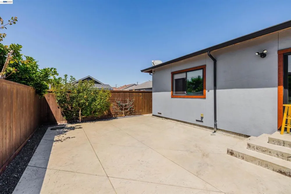 2520 Garvin Ave Richmond, CA 94804