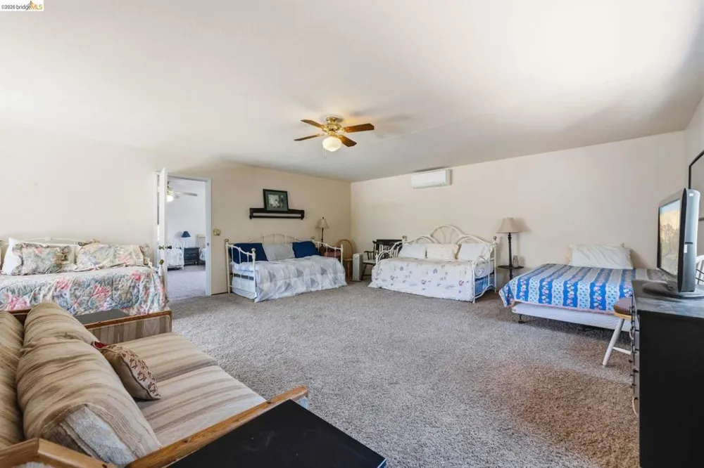 17732 Saddle Dr Tuolumne, CA 95379