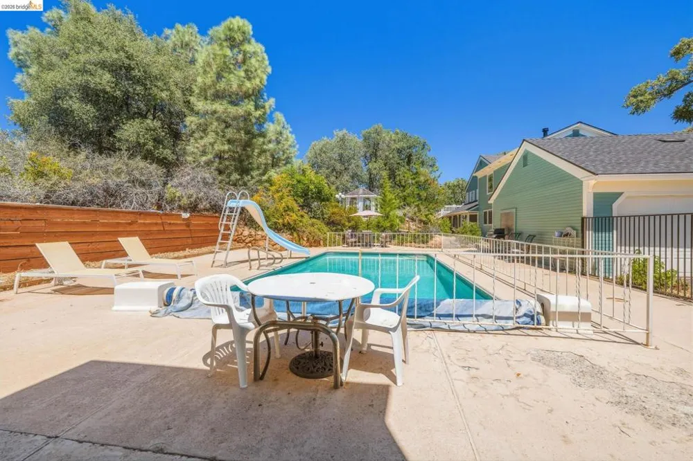 17732 Saddle Dr Tuolumne, CA 95379